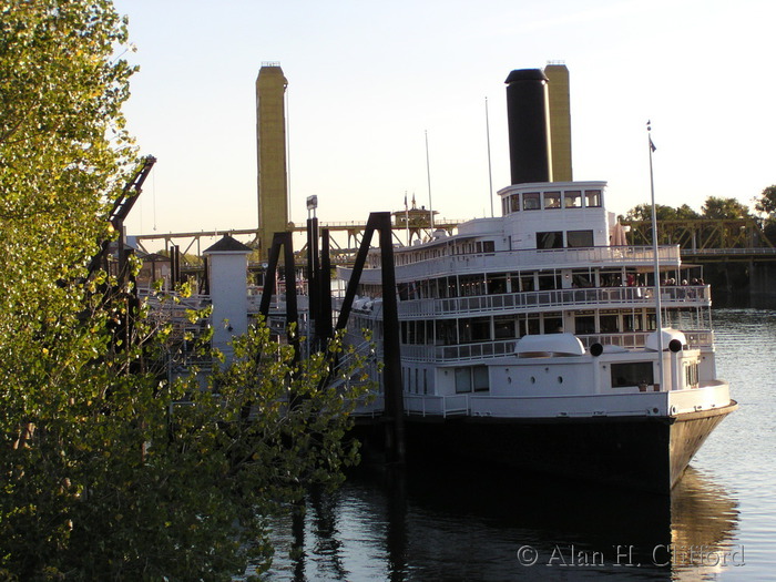 Delta King, Sacramento