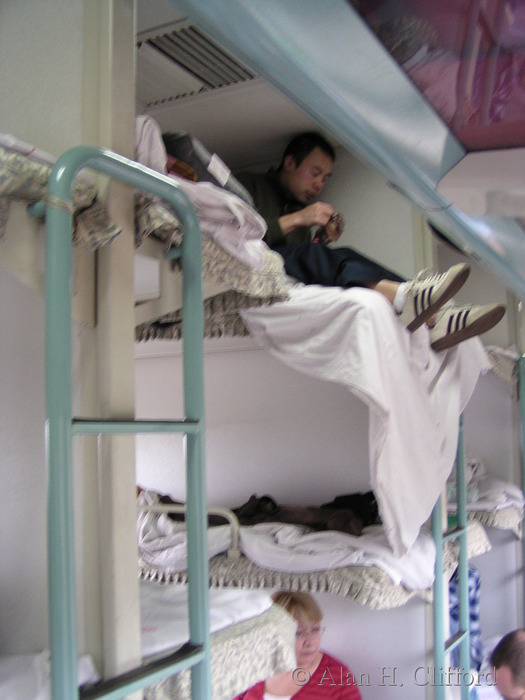 Cathy and Jason on the hard sleeper to Xi’an