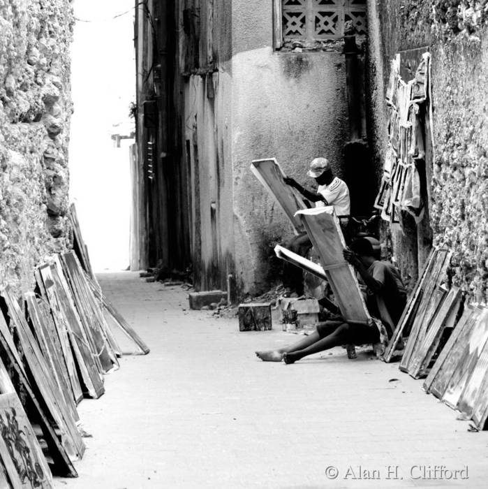 Artists in a Stonetown alley