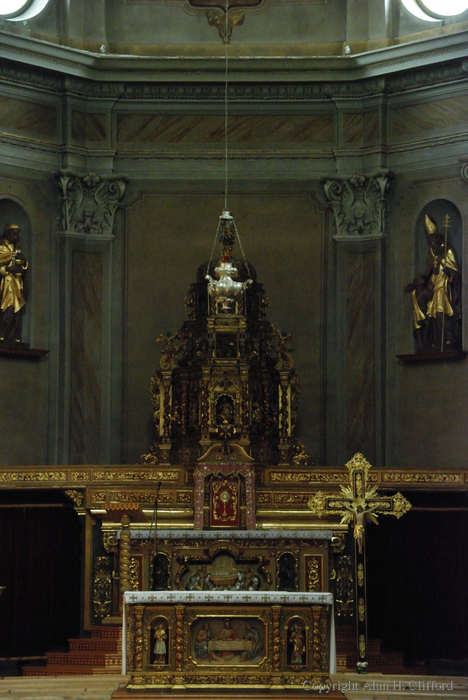 Santa Maria altar