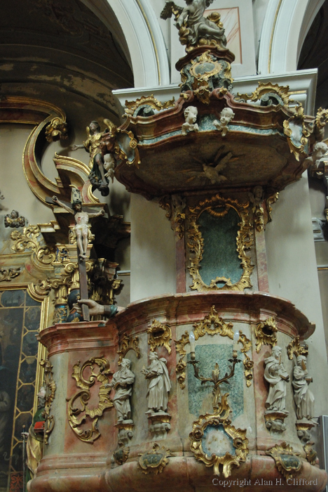 Pulpit at Santa Maria