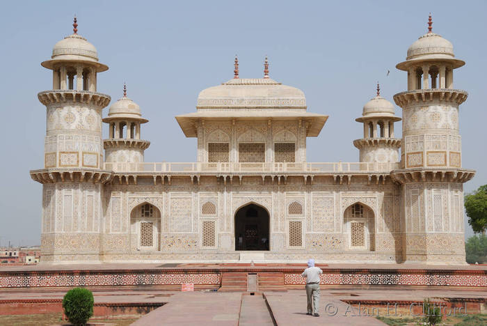 Itimad-ud-Daulah’s tomb