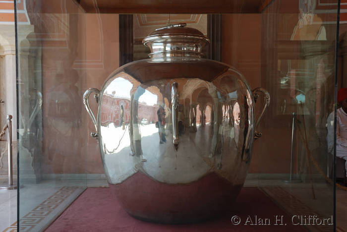 Silver urn for carrying Ganges water to London