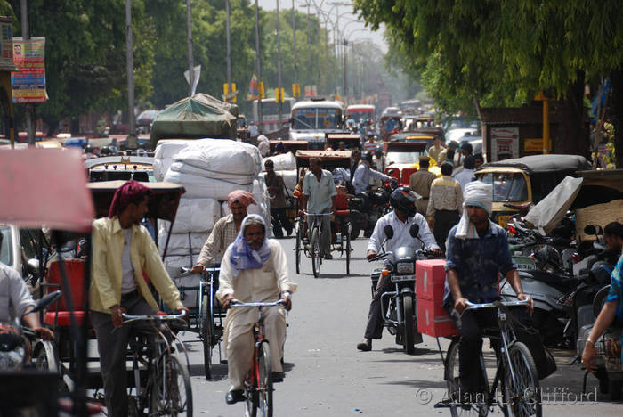 Traffic approaching Badi Chaupar, Jaipur