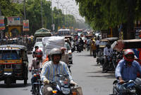 Traffic approaching Badi Chaupar, Jaipur