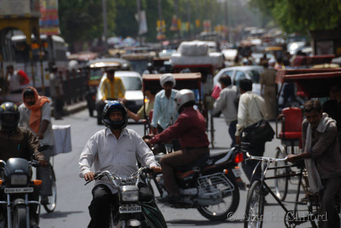 Traffic approaching Badi Chaupar, Jaipur