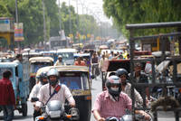 Traffic approaching Badi Chaupar, Jaipur