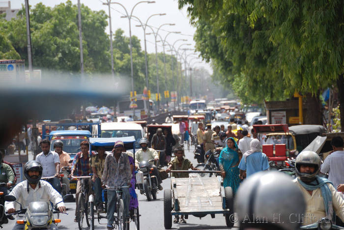 Traffic approaching Badi Chaupar, Jaipur