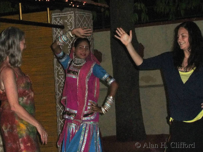 Margaret with dancer, Jaipur