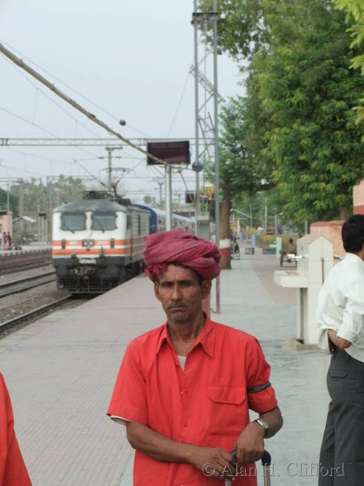 Porters at Sawai Madhopur railway station