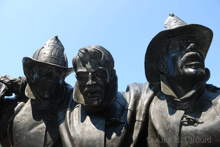 Fallen firefighters monument