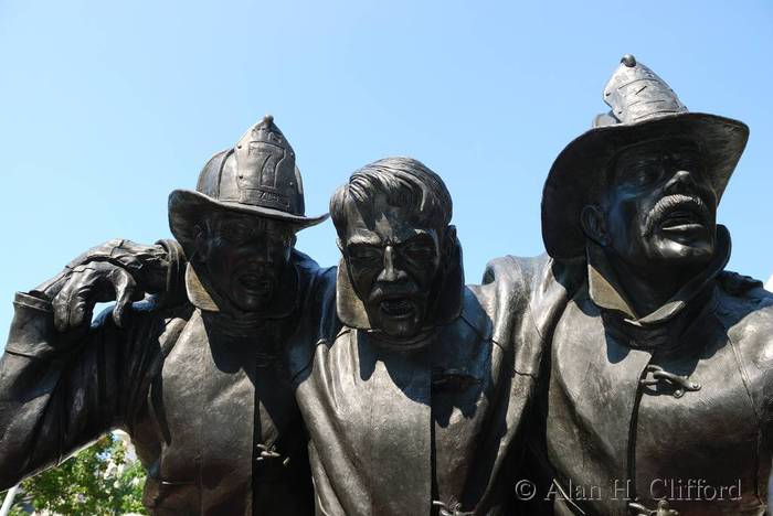 Fallen firefighters monument