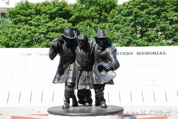 Fallen firefighters monument