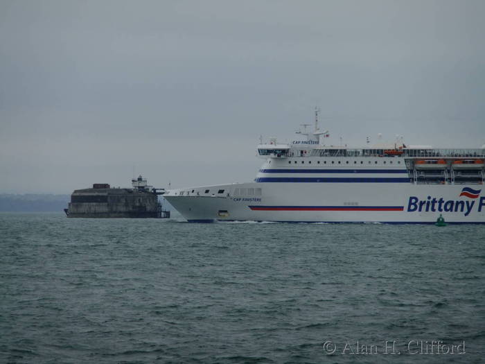 A ferry passing Spitbank Fort in the Solent