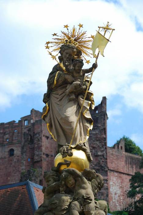 Madonna in the Kornmarkt, Heidelberg