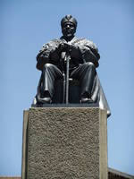 Jomo Kenyatta statue