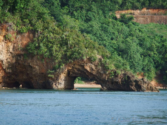 Under the arch near Ciceron Point