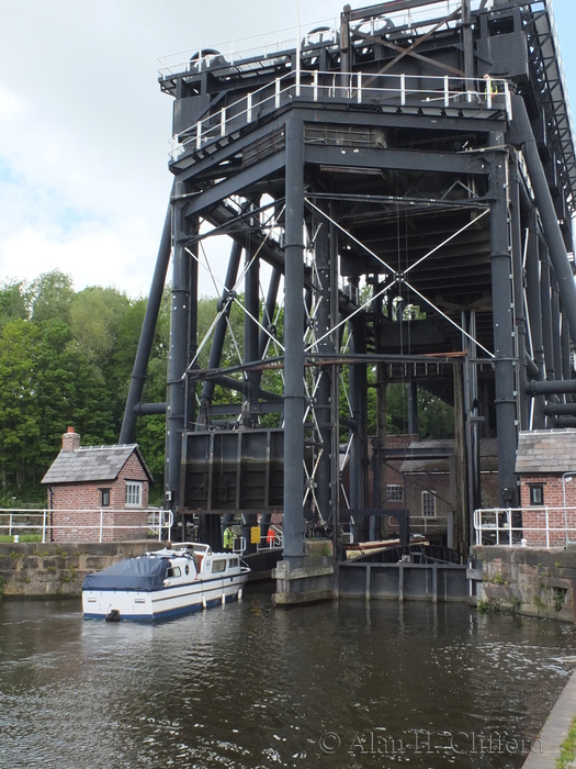 Anderton Boat Lift