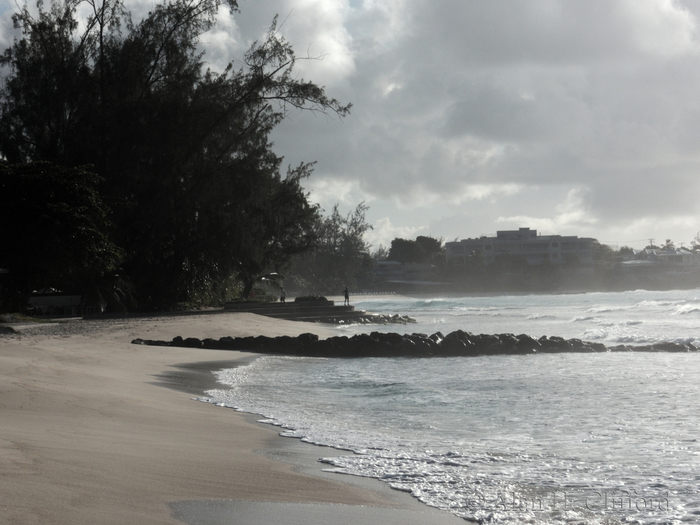 Sea and beach contre-jour